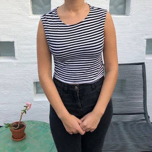 Söt croptop stl s - Söt randig croptop ☺️ Är i väldigt bra skick!