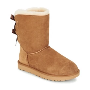 Uggs - Beiga uggs. Köpt i Australien på själva uggs butiken. Kan absolut diskutera pris då de varit med en vinter. Kontakta för fler bilder. Kan mötas upp i Stockholm annars står köparen för frakt. 
