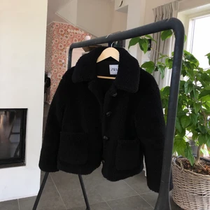 Jacka från Zara - Jacka från Zara, använd men är fortfarande i fint skick! 