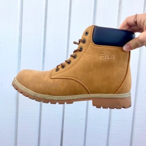 FILA Maverick Chipmunk - Kängor från FILA i storlek 43 🍂  Burna två gånger, fint skick. First come first serve! ENDAST SWISH ✨