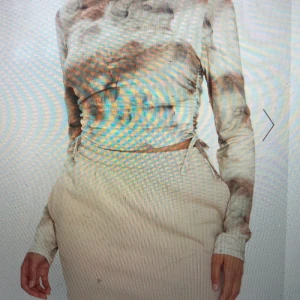 Fin topp - Köpt på preatty little things, aldrig använd. 💕