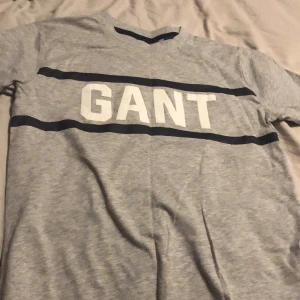 Gant tröja  - Säljer denna för den e för liten, helt oanvänd. Skriv för indresse💓. Köpare betalat frakt