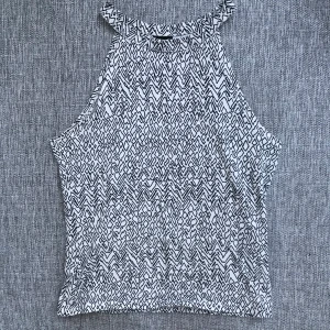 Halter Top - Halter Top från Gina Tricot som är sparsamt använd💓 skön till sommaren och passar till mycket😌 Frakt tillkommer!