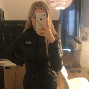 Ea7 jacka  - Stolek: xs, färg svart, bra kvalite