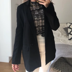 Ivyrevel Kavaj - Kavaj från Ivyrevel storlek 36. Stretchigt material. Frakt 66 kr.