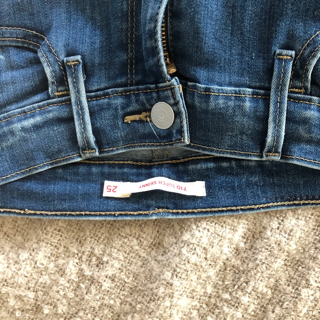 Levis 710 - 90