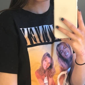 Snygg t-shirt - Jag säljer en snygg Britney Spears tröja som är använd fåtal gånger, väldigt bra skick!! I storlek S. Frakt 22kr (totalt 72kr) 🤍