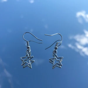 Örhängen  - Säljer dom här super fina örhängena🥰