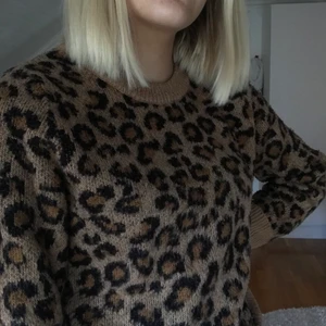 Leopard tröja - En av mina föredetta favorittröja som tyvär inte kommer till användning längre 😪 50 kr frakt