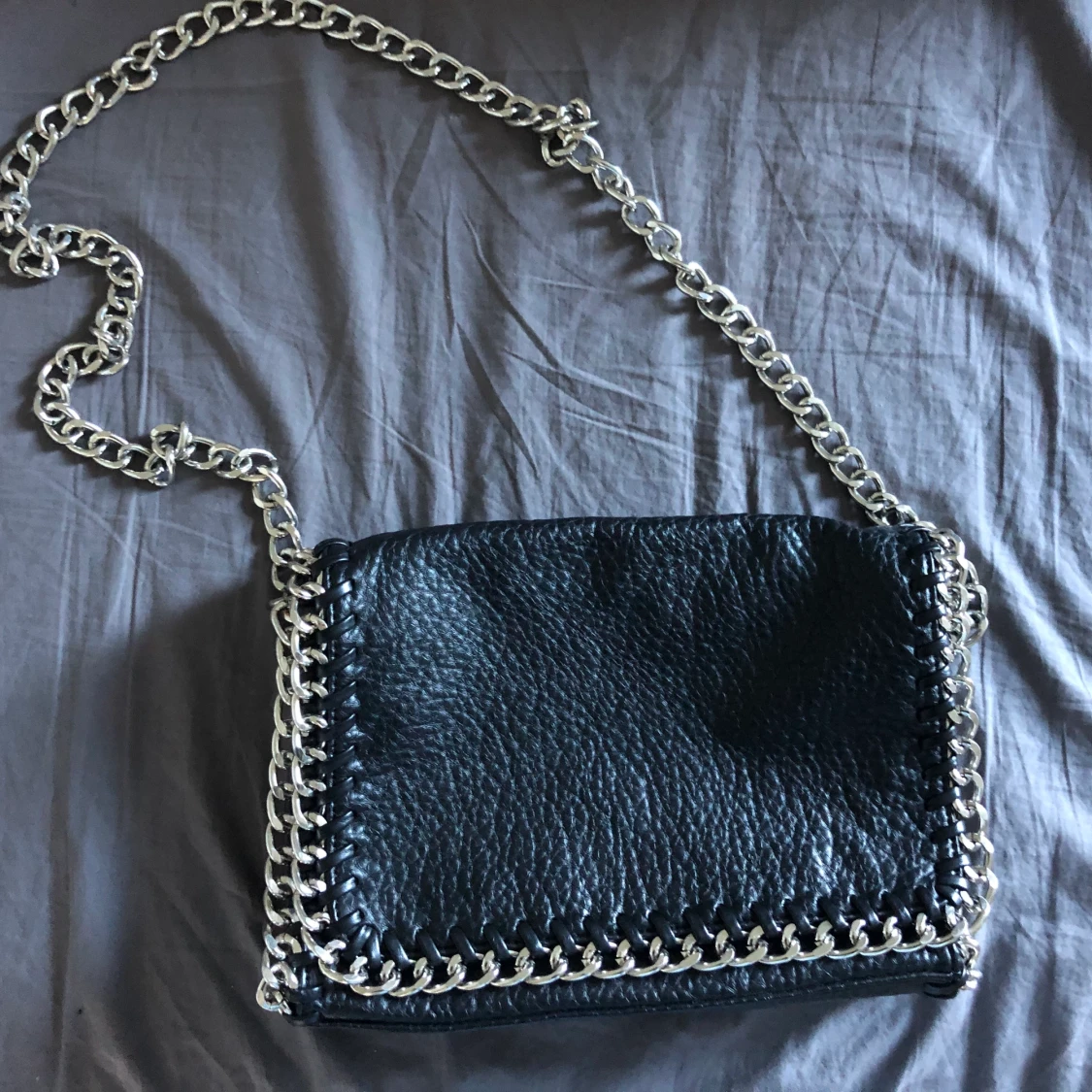 Svart kedjeväska från Tiamo - 90