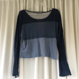 Långärmad tröja - Långärmad bekväm tröja i olika blåa nyanser🦋