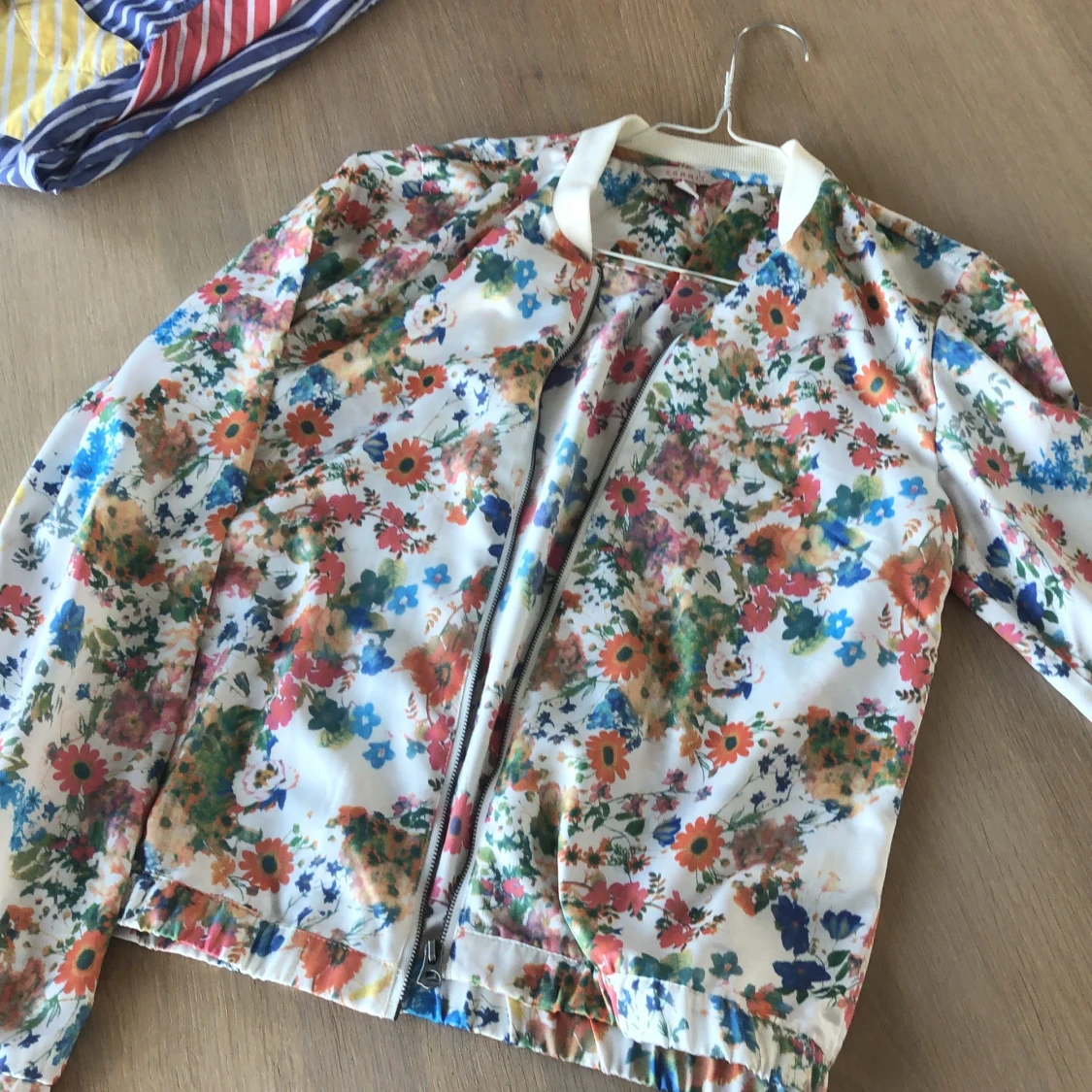 Blommig blusjacka från Espirit