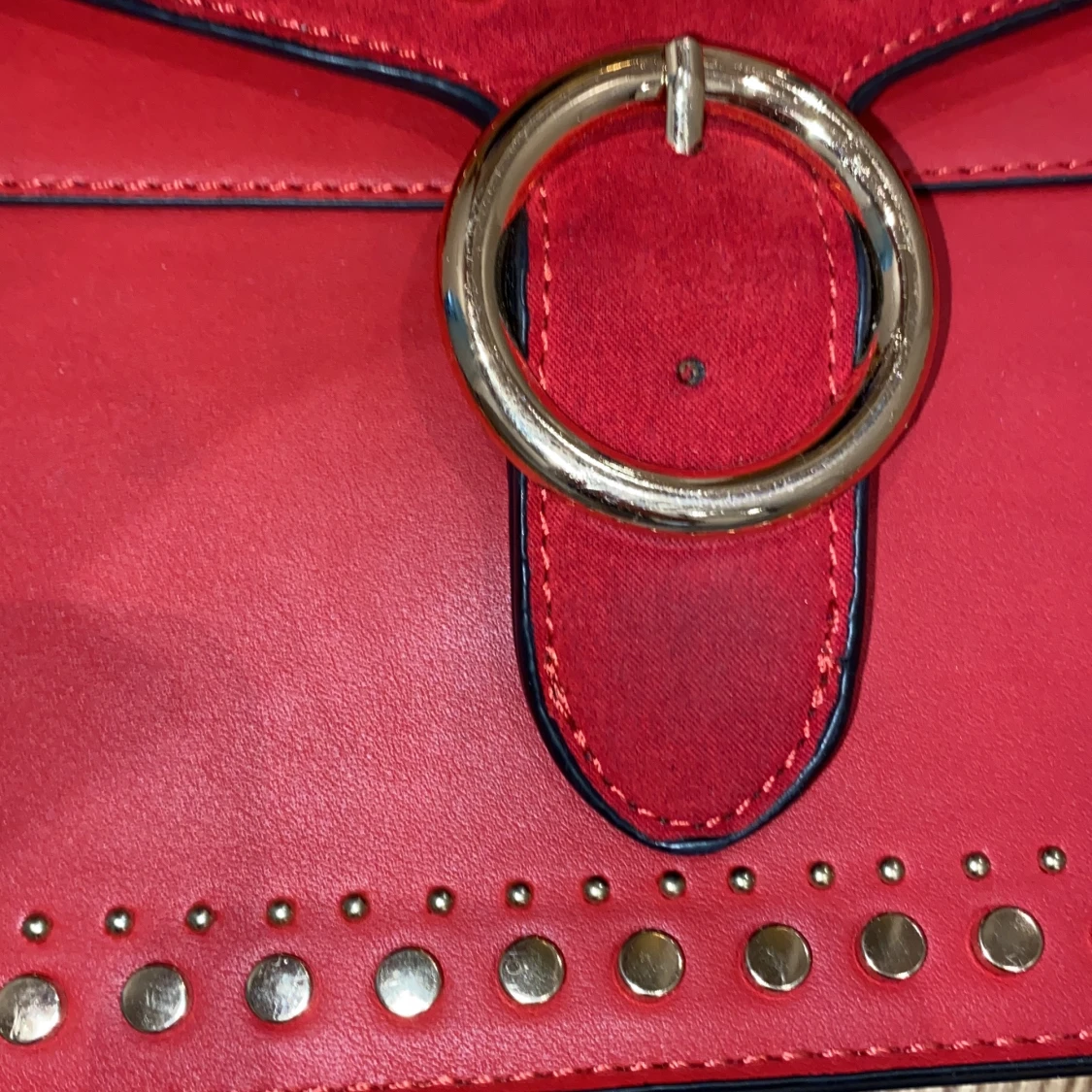 Röd handväska  - 91