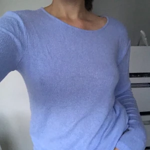 Stickad tröja från bikbok - Mjuk och mysig stickad tröja från bikbok😍