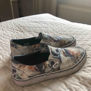  - Slip-on vans, knappt använda. Köpare står för frakt 💕