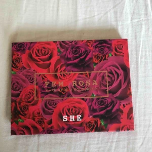  - En jättefin palett från colorpop i rosa färger! Helt oanvänd endast swatshad men rena fingrar! 