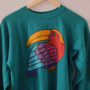  - Köpt på beyond retro för några år sedan. Fin till solbränna och shorts nu på sommaren 