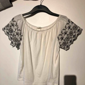  - Blus från hm, sällan använd 