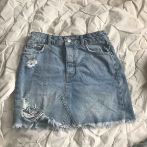  - Jeanskjol från Gina, bra skick 