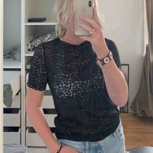  - Helt oanvänd tröja från Zara, bra skick. Frakt ingår ej💗💗💗