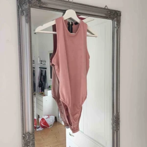  - Body från missguieded.  Frakt tillkommer🌸