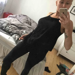 Sommar topp - Använd en gång.topp från Nelly. Härlig till sommaren med fina detaljer! 