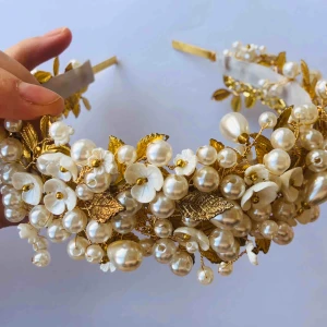  - I am going to sale my wedding hairband,which I used just once. It’s hand made and only one for you 🤩
