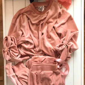  - Rosa mjukis-set. Aldrig använt. Super mjukt och gosigt. 