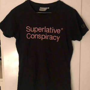  - Fin svart T-shirt från Wesc. Använd fåtal gånger så är i fint skick! Köparen betalar frakten🌟