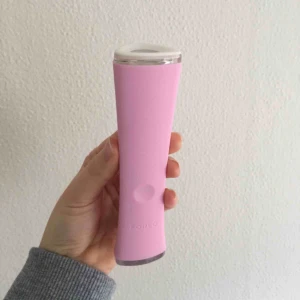  - Foreo ESPADA blåljusbehandling mot finnar. Använd 1 gång. Saknar sladd, men går att köpa till på foreos hemsida! Nypris 1459kr
