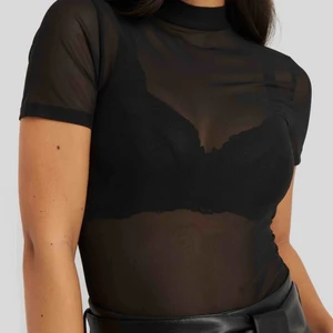  - Helt ny oanvänd fick två stycken  Short sleeve Mesh Top från NAKD