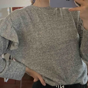  - Passar xs! Skön och lite tunnare tröja från Zara 