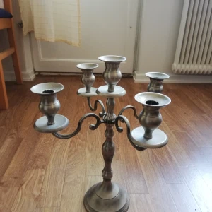 Ljusstake  - Fin ljusstake köpt på indiska. Köparen står för frakt alt möts upp i Stockholm. ☺️