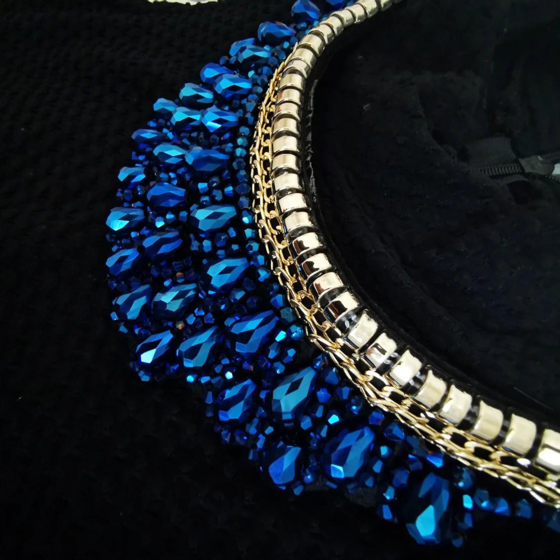 Svart knälång tajt klänning strl 38 - 91