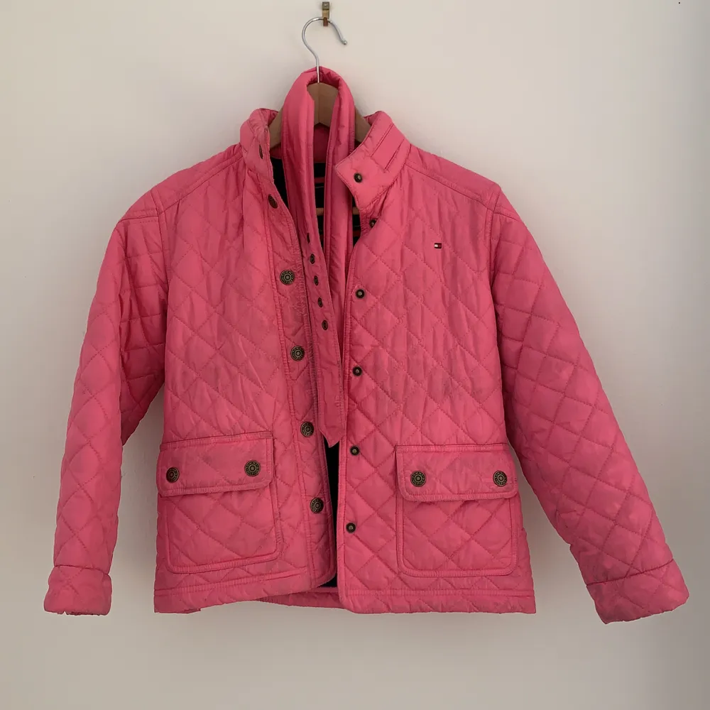 This jacket is in a very good condition . Jackor.