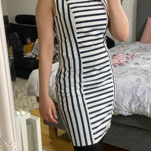 kläning - Elegant sommarkläning kläning från HM