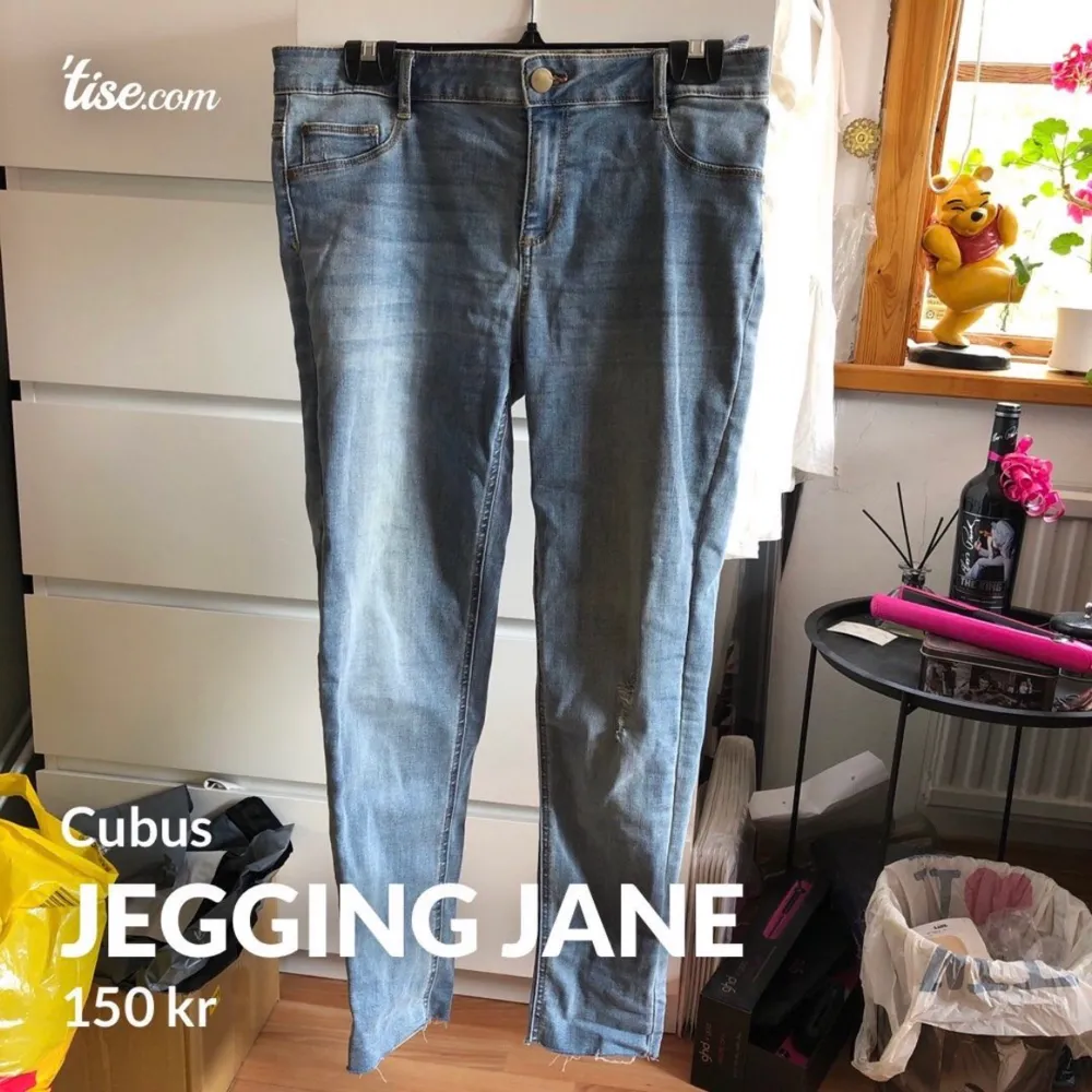 Jegging Jane ifrån Cubus ankel modell stl L! Slitningar på benen fake fickor fram vanliga bak  150kr inklusive frakt 63kr    . Jeans & Byxor.