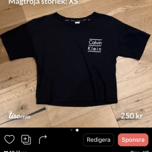 Calvin Klein t-shirt - Som ni ser på bilden säljs detta även på andra plattformar!     Köparen står för frakt!
