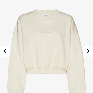 Rodebjer koloman sweatshirt - Säljer min rodebjer koloman sweatshirt i strlk L. Aldrig använd, Prislapp sitter kvar. Köpare står för frakt 