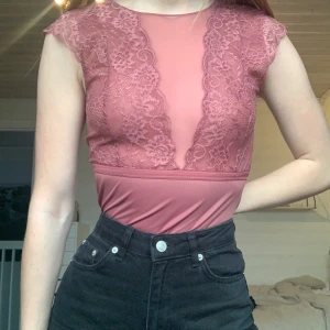 Pieces body  - Body från Pieces i storlek S. Nyskick. Pris-115kr