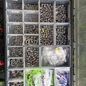 Navelpiercing - Smycken - Navelpiercingar i stolekar 6,8,10 och 12. Sjukt fina färger. Från Laboro. De kostar 30 kr styck, passa på att köpa 