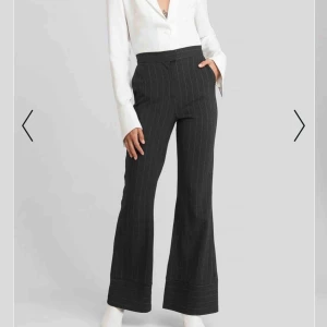  - Supersnygga byxor ifrån NAKD x HOSS 💘💘💘 Aldrig använda - lapparna är kvar!  