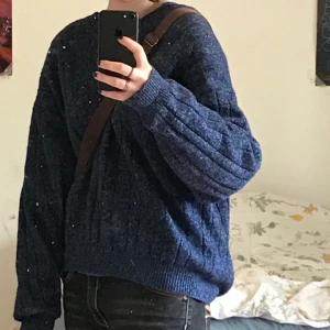 Stickad tröja  - Tjusig och skön, från Humana. Möts upp annars betalar köparen frakt! 