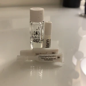 Smink - Ett par helt nya frans lim. Ardell limmet är ungefär hälften så fullt, köper man alla små lim blir det 30kr, för ardell limet blir det 30kr också.. allt lim tillsammans blir 45kr. FRI FRAKT