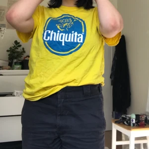 banantröja  - sååå cool chiquita t-shirt!! statement piece 100! den har jättenajs fit och passar ändå med det mesta 