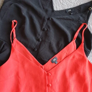 New crop tops - 2 for 150kr new crop tops - river island - size 12/38 - straps can be adjusted, so can fit smaller or bigger size