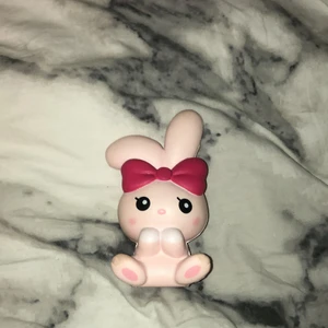 Ibloom angel bunny - Säljer denna squishyn med alla tillbehör för endast 140 kr inklusive frakt! 💖 Rare!