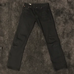 Levis 501 - Levis 501 byxor. Köpta för mindre än ett halvår sen och är knappt använda. Pris kan diskuteras vid snabb affär. DM för fler bilder🤙🏻