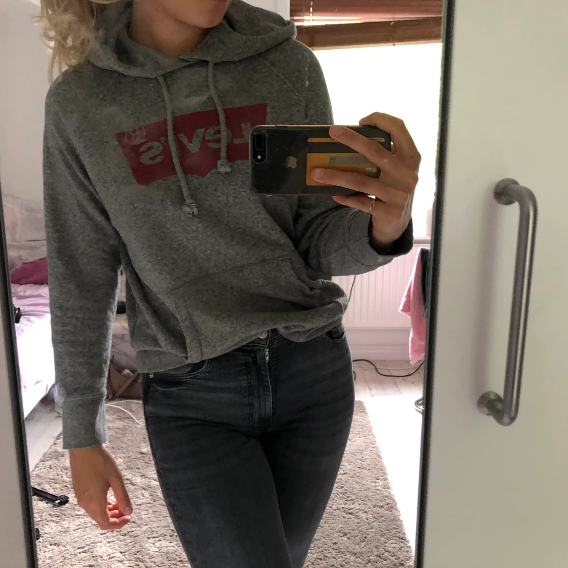 Grå Levi’s hoodie  - 91