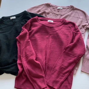 Tröjor - Den svarta är använd och alla i storlek M, alla 3 för 250kr